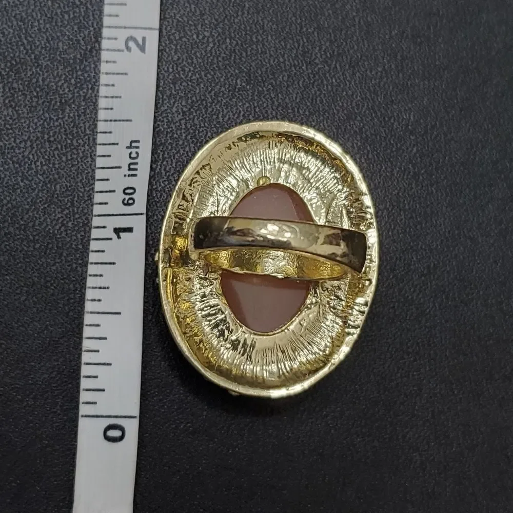 Gold tone peachy keen rhinestone ring size 5.75